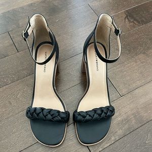 NWOT Lucky Sertini Ankle strap sandal. 9.5